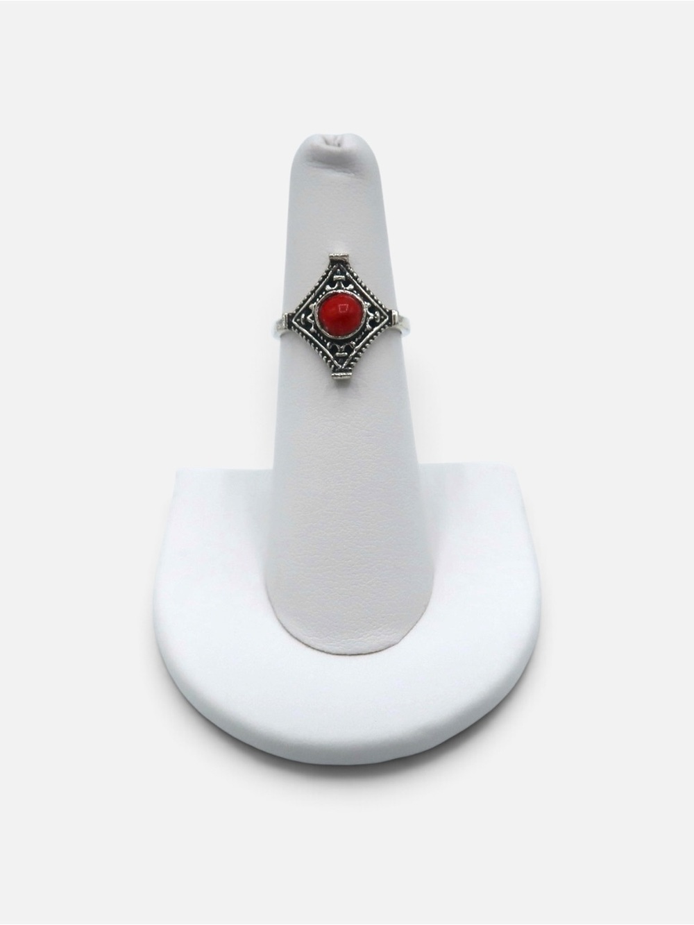 VINTAGE RED CORAL RING - Picture 2 of 4